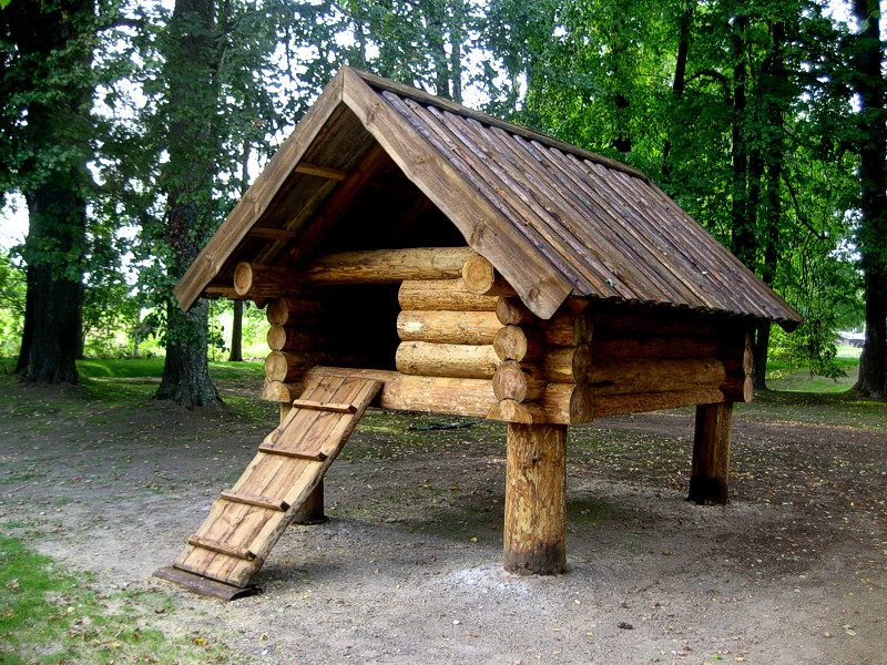 Puitmajake / Wooden cabin 2